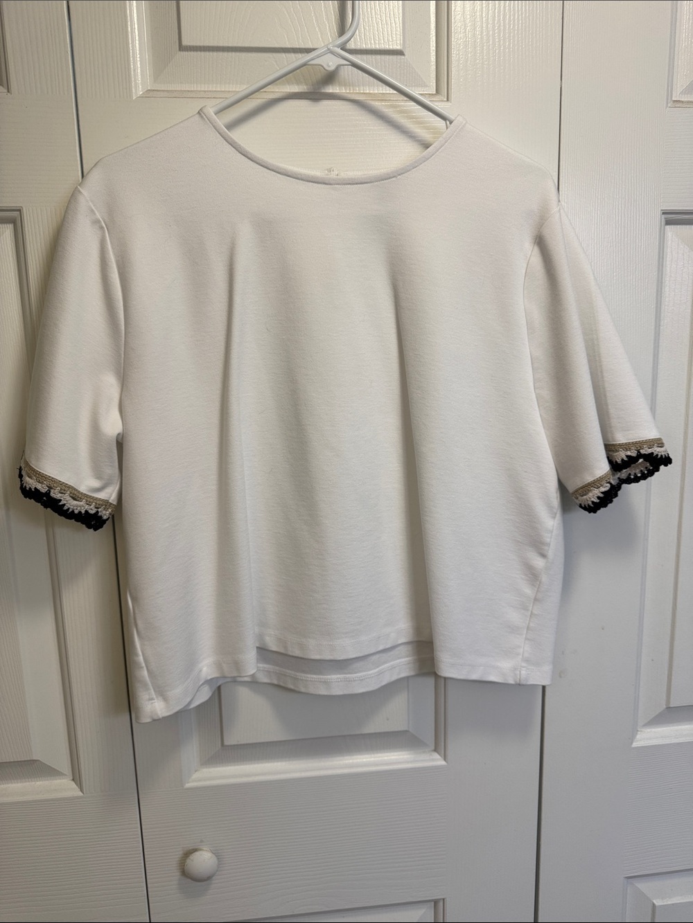 Ann Taylor White Cropped Short-Sleeve Top with Black & Cream Crochet Trim